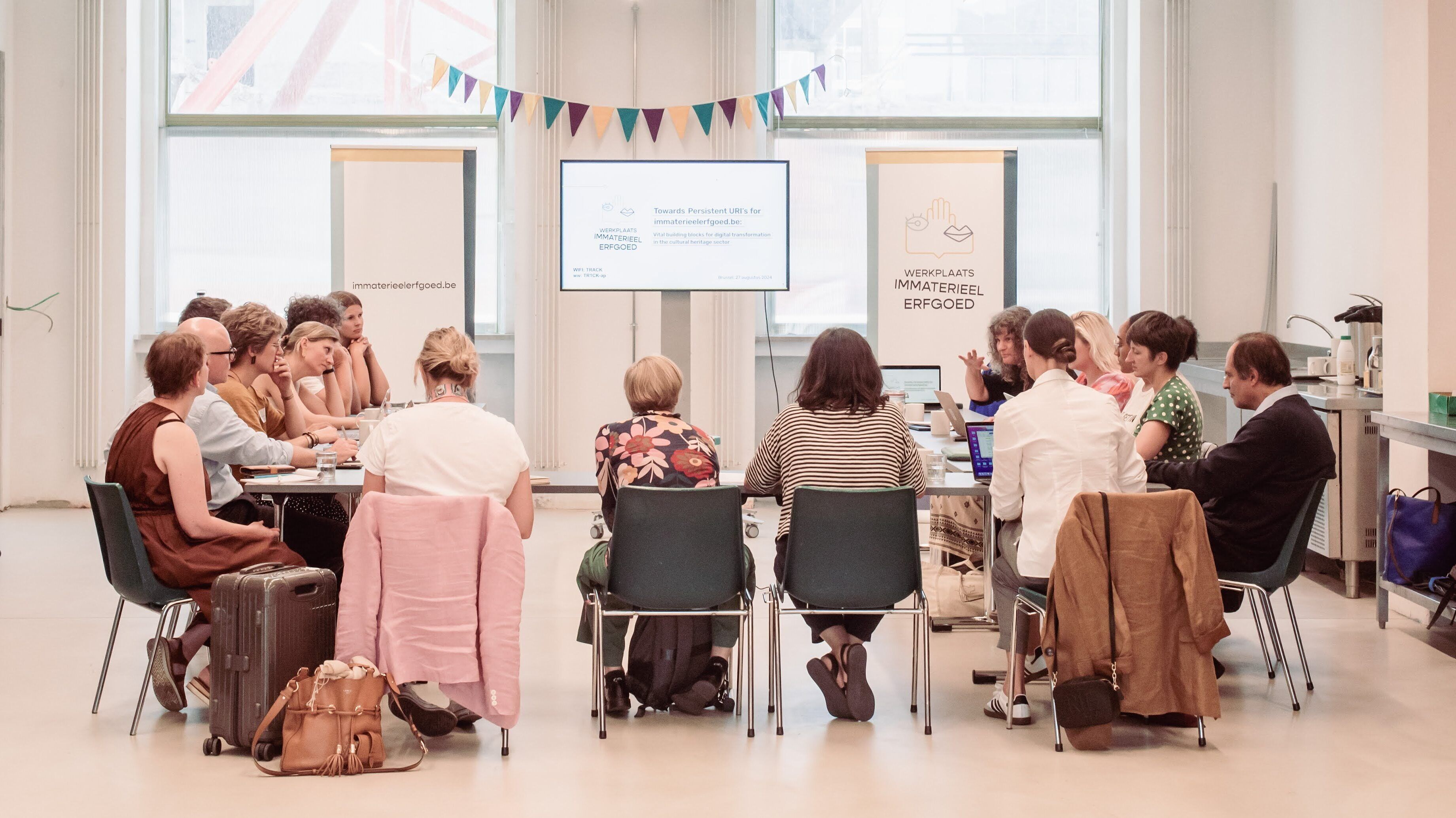 Expertenmeeting tijdens kennisdelingsmoment over pURI's